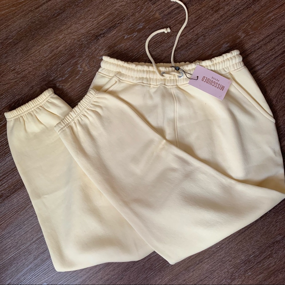 ☆Missguided 90s Joggers Petite, Cream NWT